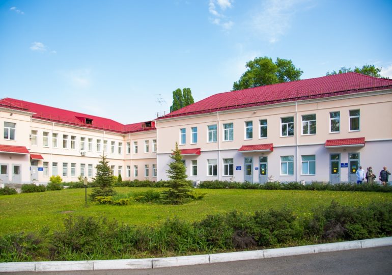 В клиниках СамГМУ подготовили спецштат сотрудников для работы с больными COVID-19