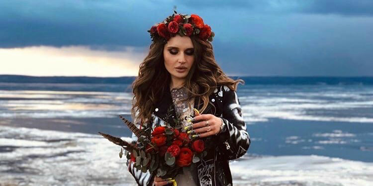 Самарская художница Nata St.art о невесте в разрисованной косухе и свитшотах с принцессами