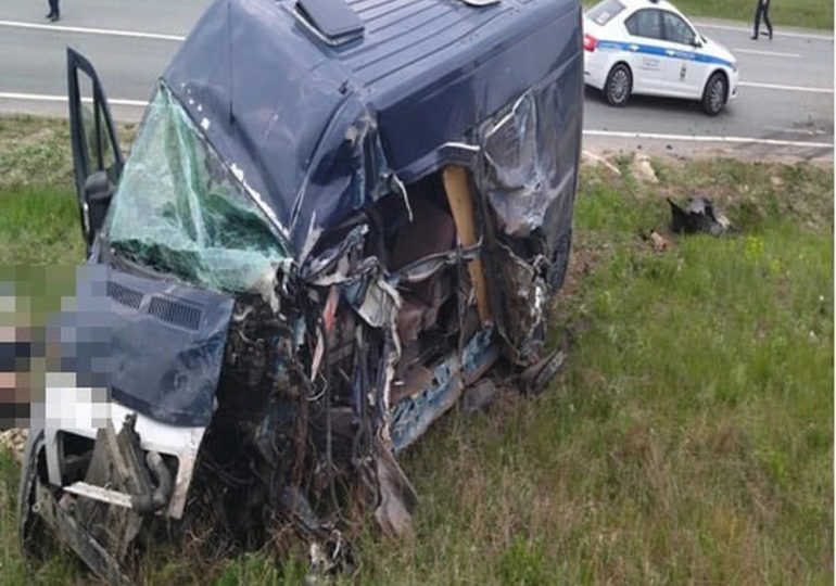 В Самарской области в столкновении двух грузовиков и микроавтобуса пострадал ребенок