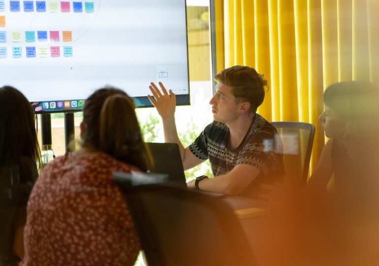 Последний вагон для самарских предпринимателей: завершается прием заявок на конкурс перспективных отечественных брендов