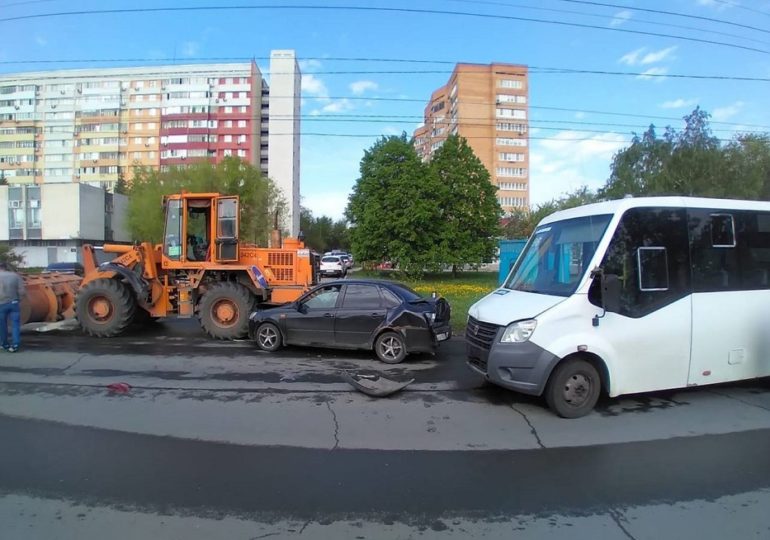 В Самаре на улице Революционной произошло ДТП