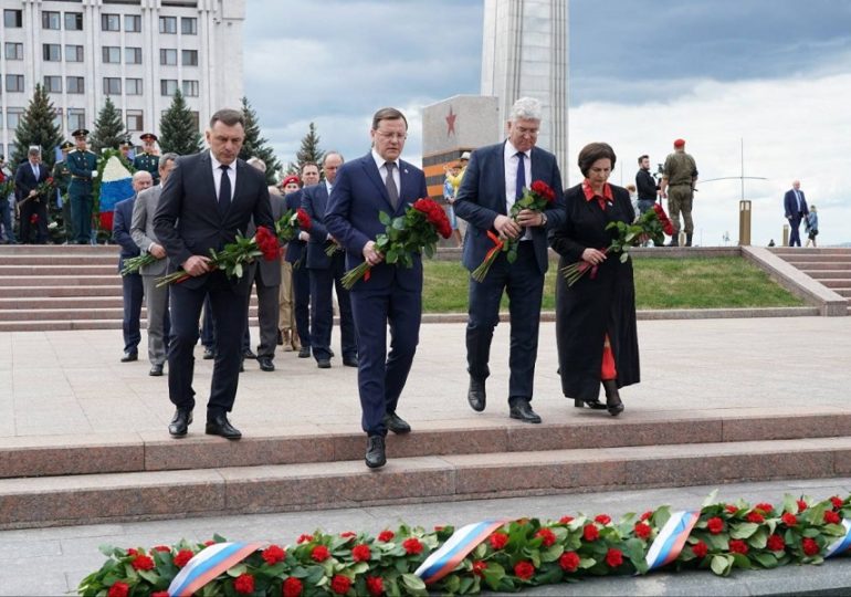 Губернатор Дмитрий Азаров 22 июня вместе с самарцами присоединился к Всероссийской акции «Минута молчания»