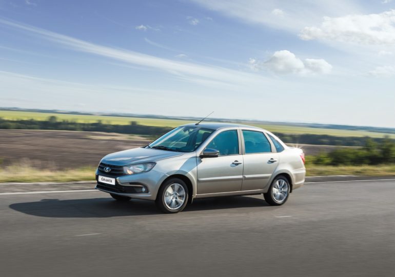 Названия моделей АВТОВАЗа могут перевести на кириллицу