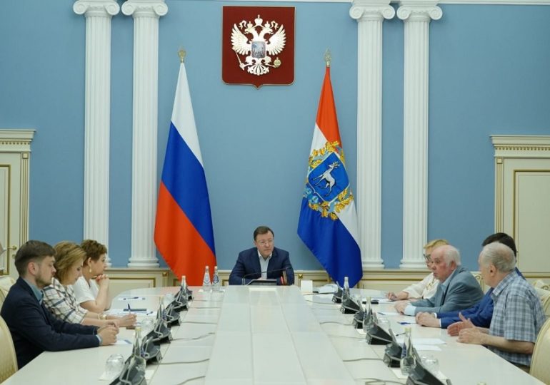 Дмитрий Азаров встретился с инициативной группой по восстановлению в Самаре памятника императору Александру II