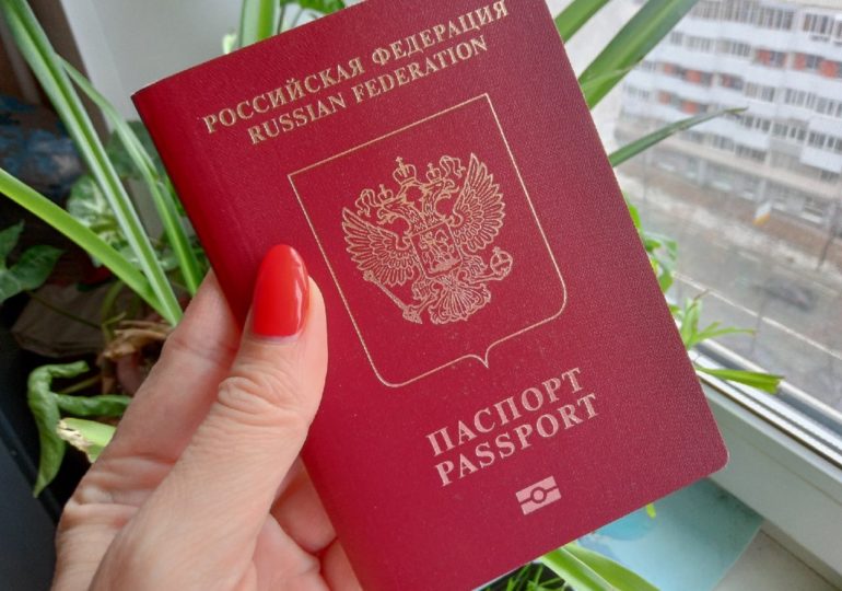 В России возобновляется прием заявлений на выдачу биометрических паспортов
