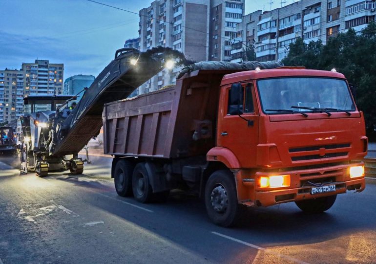 В Самаре на проспекте Ленина начали удалять старое покрытие, чтобы уложить  высокопрочный асфальтобетон