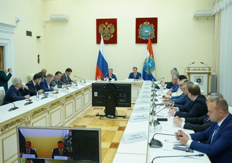 В Самаре Максим Топилин и Дмитрий Азаров провели заседание комитета Государственной Думы по экономической политике