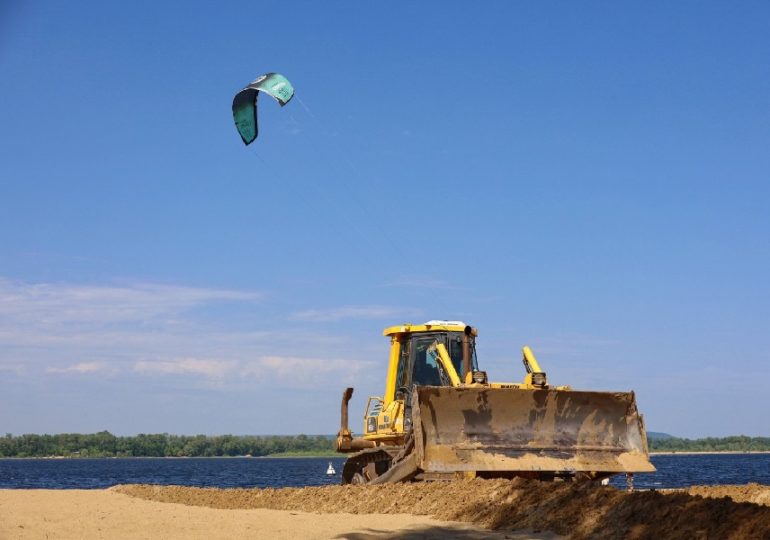 В Самаре продолжаются работы по подготовке к пляжному сезону