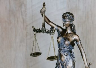 Полицейские задержали самарца, подозреваемого в краже сувениров Полицейские задержали самарца, подозреваемого в краже сувениров
