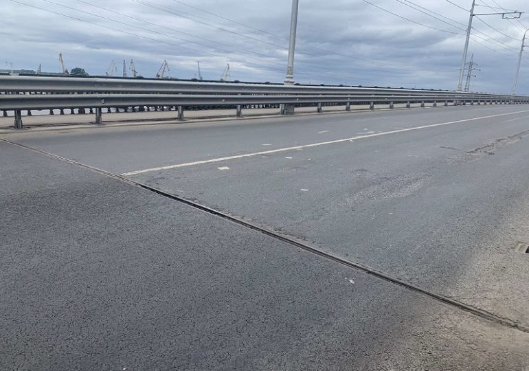 В ходе ремонта улицы Главной в рамках нацпроекта приведут в порядок и покрытие дороги на мосту через реку Самара