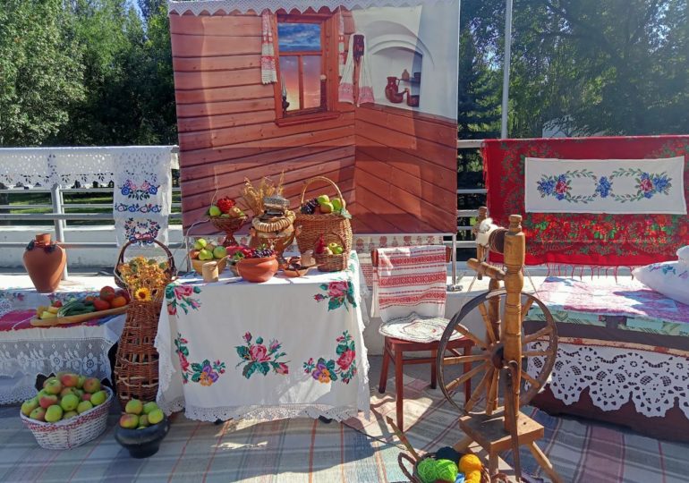 В самарском Дворце ветеранов начались «Яблоневые гуляния»