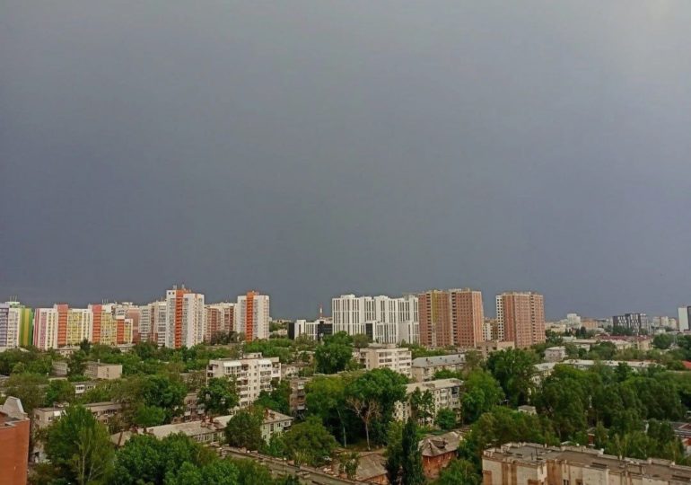 В Самарской области прогнозируют грозу и сильный ветер