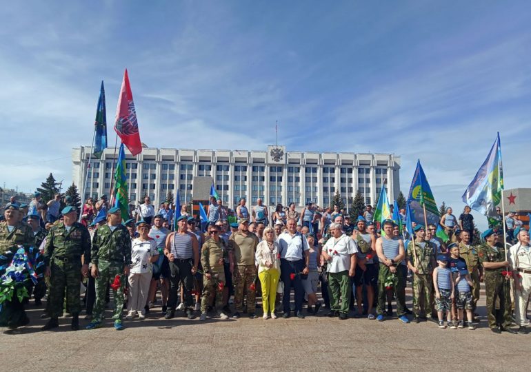 В Самаре отмечают день ВДВ