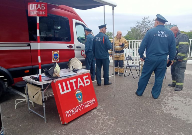 В Самаре во Дворце спорта имени Высоцкого проходят показные пожарно-тактические учения
