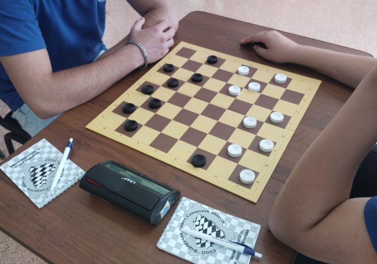 В самарском детском спортивном оздоровительном центре «Олимп» стартовал Всероссийский шашечный турнир «Волжские зори»