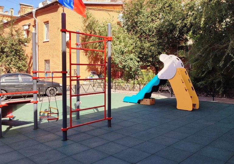 В Самаре благоустроили дворовую территорию на улице Высоцкого