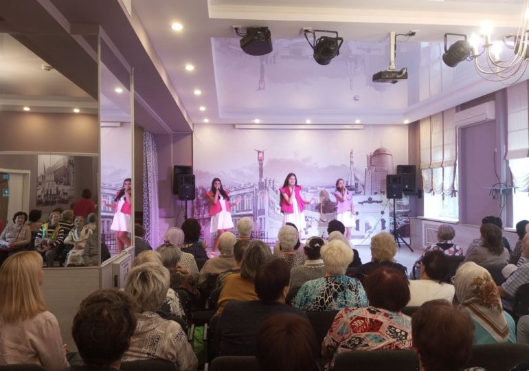 В самарском Дворце ветеранов состоялся праздник, посвященный Дню воспитателя и дошкольного работника