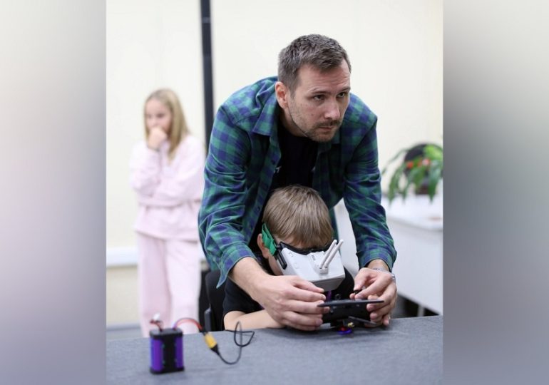 Для детей ветеранов СВО в Самарском филиале фонда «Защитники Отечества» проводят мастер-классы