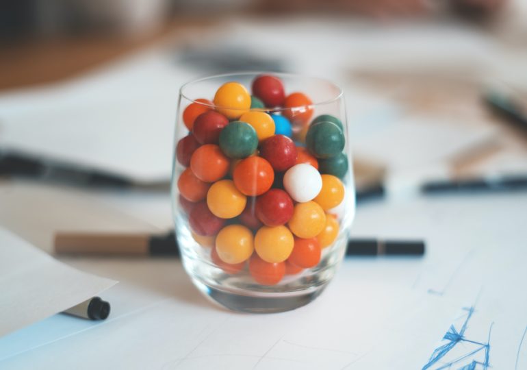 В Роспотребнадзоре рассказали о том, чем полезна и чем вредна жевательная резинка