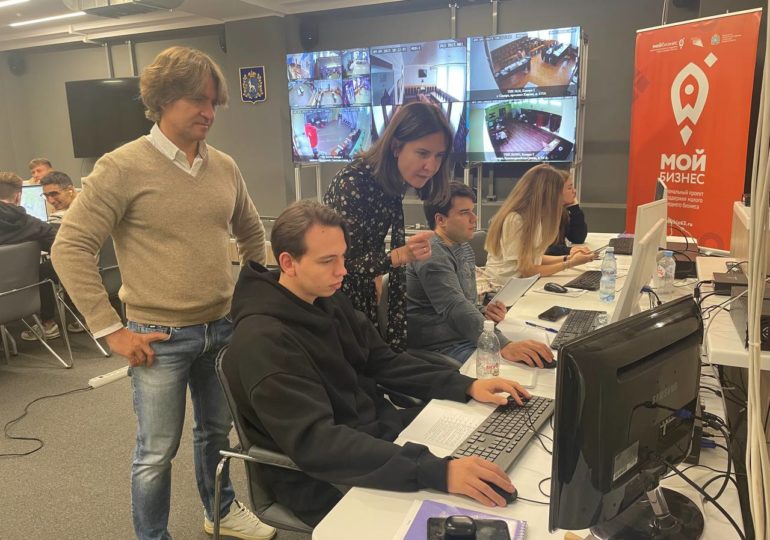 Как прошел первый день наблюдения, рассказал председатель Общественной палаты Самарской области Виктор Сойфер