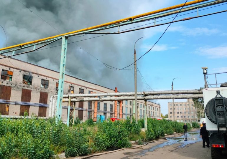 В Самаре пожар на бывшем подшипниковом заводе распространился на 1000 кв. м.