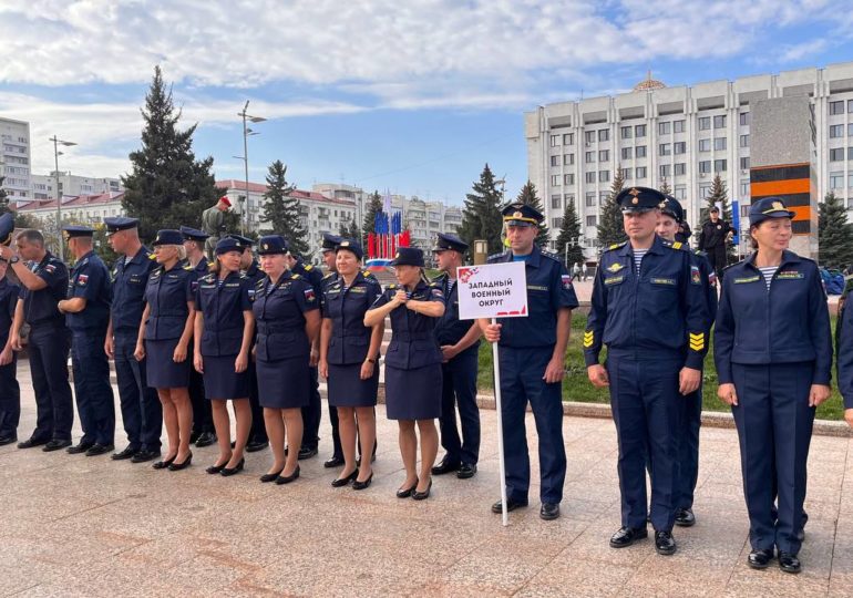 В Самаре стартовали соревнования на кубок ВС РФ по парашютному спорту