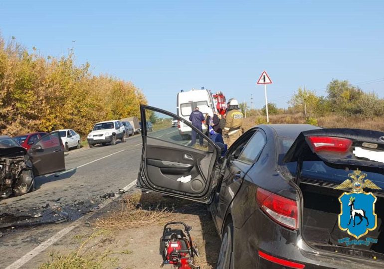 В Самарской области при лобовом столкновении погиб один человек