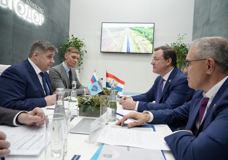 Губернатор Самарской области Дмитрий Азаров встретился с руководителем Росавтодора