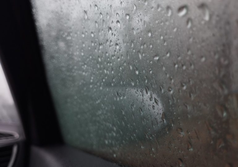 В ГИБДД Самарской области напомнили правила безопасности в дождливую погоду