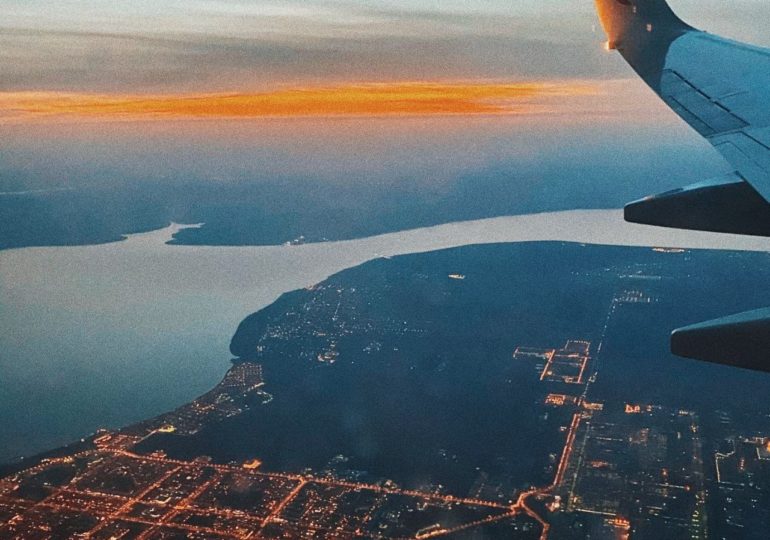 В Самаре экстренно сел самолет с больным пассажиром на борту