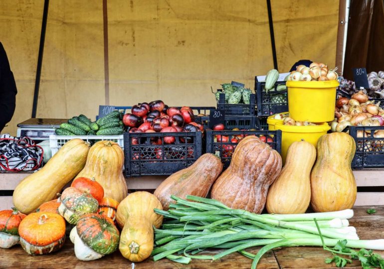 Сельскохозяйственные ярмарки, работавшие у музея Алабина и в поселке Мехзавод, ждут покупателей на новом месте