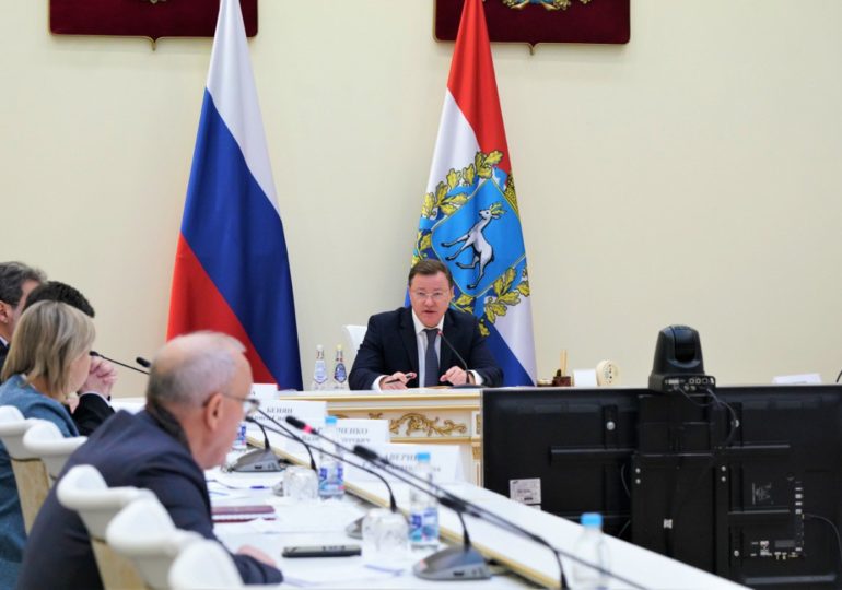 Губернатор Дмитрий Азаров поручил до конца года обеспечить резервные подключения электроэнергии в садовых товариществах в поселке Мехзавод