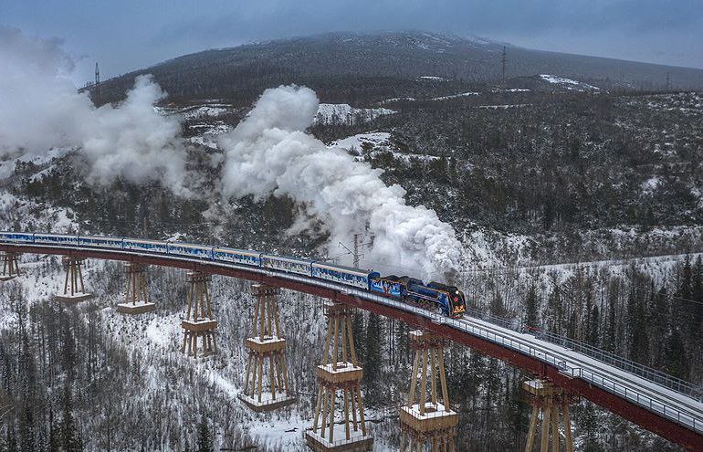 В Самару прибыл поезд Деда Мороза с интерактивными вагонами и «сказочной деревней»