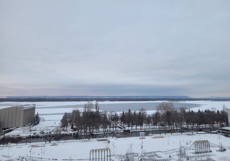 Из-за сильного ветра в Самарской области объявили желтый уровень опасности