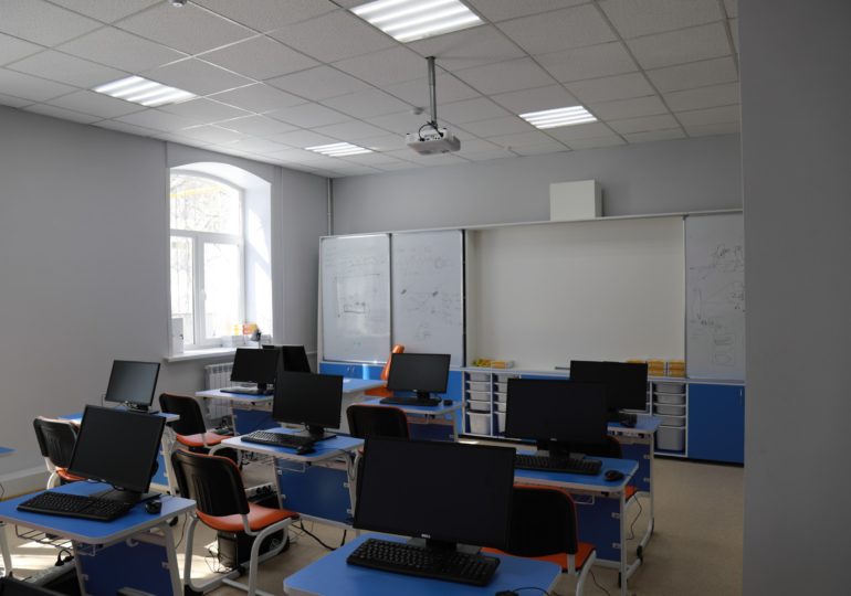 В сельских поселениях и малых городах на базах школ открываются центры образования «Точка роста» и «Кванториум»