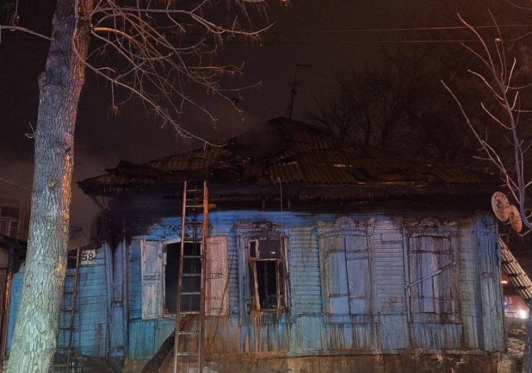 В Самаре из горящего дома спасли семь человек, из них два ребенка