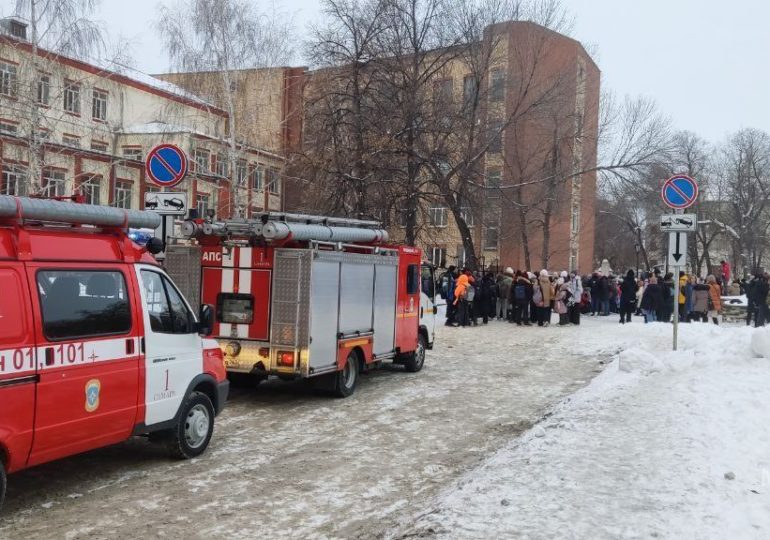 В Самаре из школы №12 из-за горения электропроводки эвакуировали больше тысячи человек