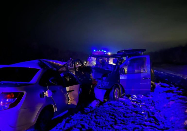 В Самарской области в ДТП с минивэном пострадали четыре человека, двое погибли