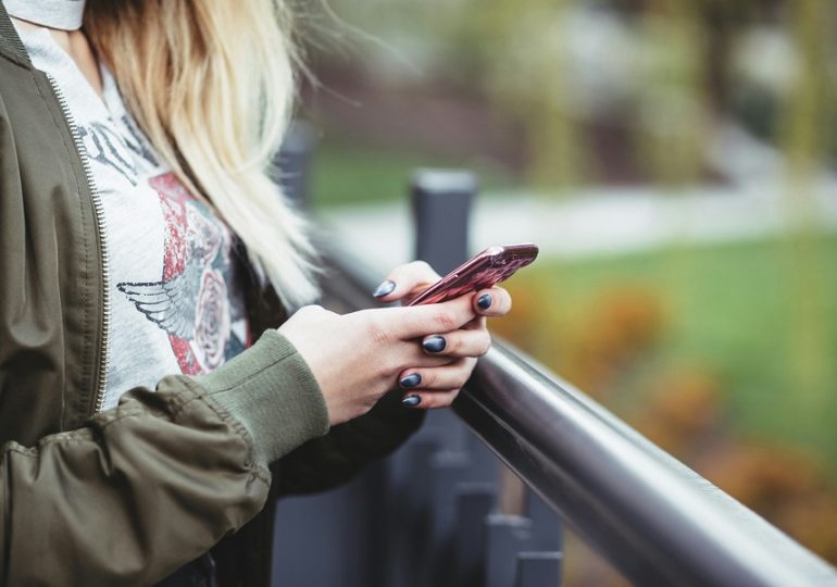 Почти 70% россиян против аккаунтов в соцсетях у несовершеннолетних