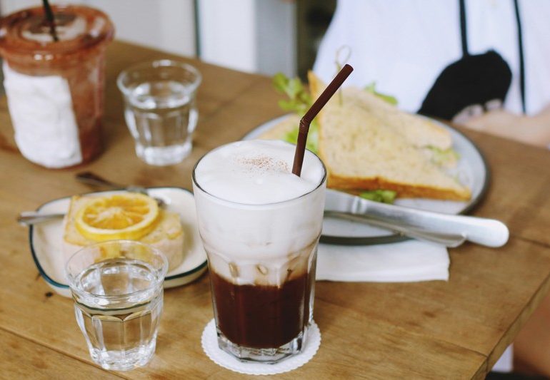 Врач-диетолог объяснила, почему популярные завтраки могут навредить здоровью