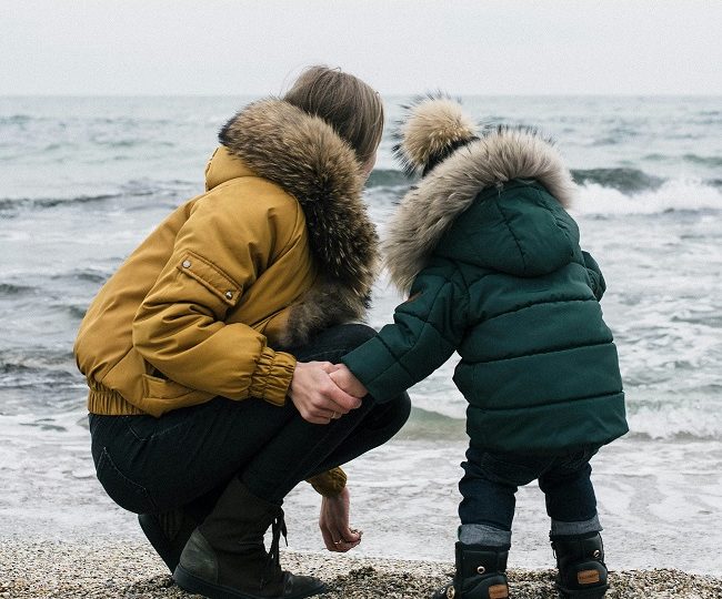 В России одинокие родители детей до 16 лет не лишатся работы