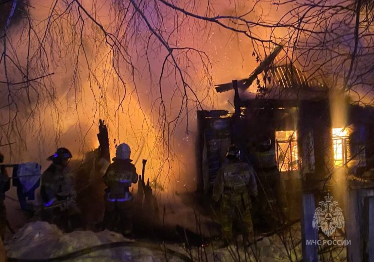 В Самаре загорелся частный дом на улице Лукачева
