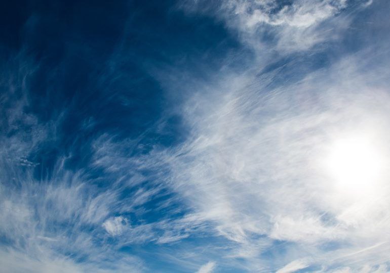 Из-за сильного ветра в Самарской области объявили желтый уровень опасности