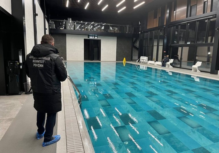 В Самарской области дети попали в больницу после купания в бассейне