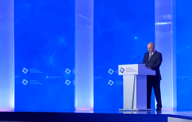 Владимир Путин объявил о повышении размера выплат медработникам в малых городах, райцентрах и селах