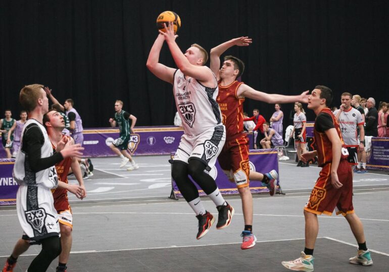Самарские студенты заняли второе место в окружном турнире по баскетболу