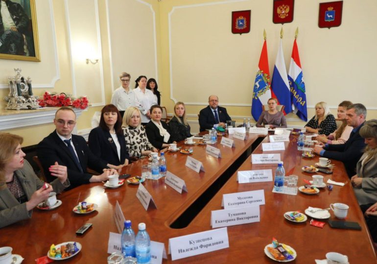 Глава Самары Елена Лапушкина встретилась с членами семей мобилизованных и добровольцами