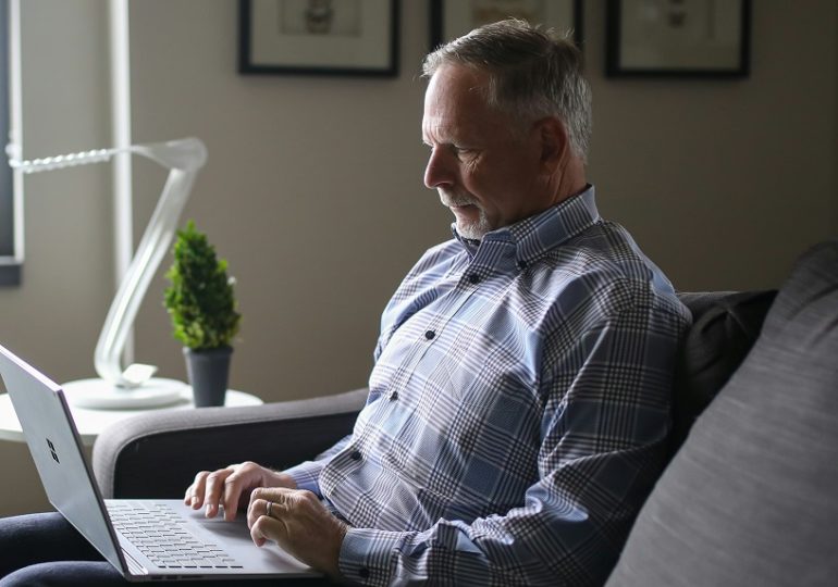 Жители Самарской области могут оформить пенсию по возрасту не выходя из дома