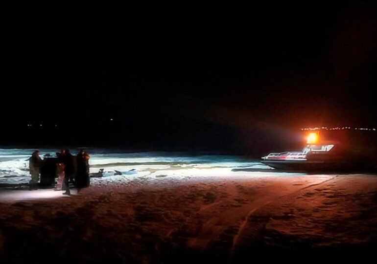 В Самарской области болотоход провалился в промоину на Волге