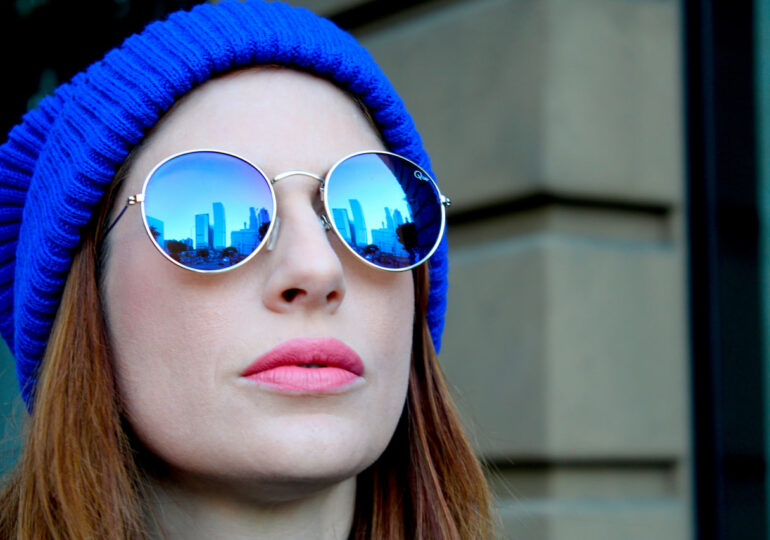 Врач рекомендует носить солнцезащитные очки весной